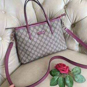 SOLD -💎Authentic Gucci GG Supreme Coated Canvas Tote Zip Top